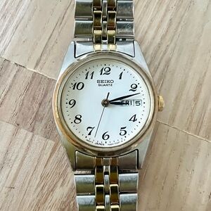 Seiko ladies two-tone classic dress watch NEW BATTERY